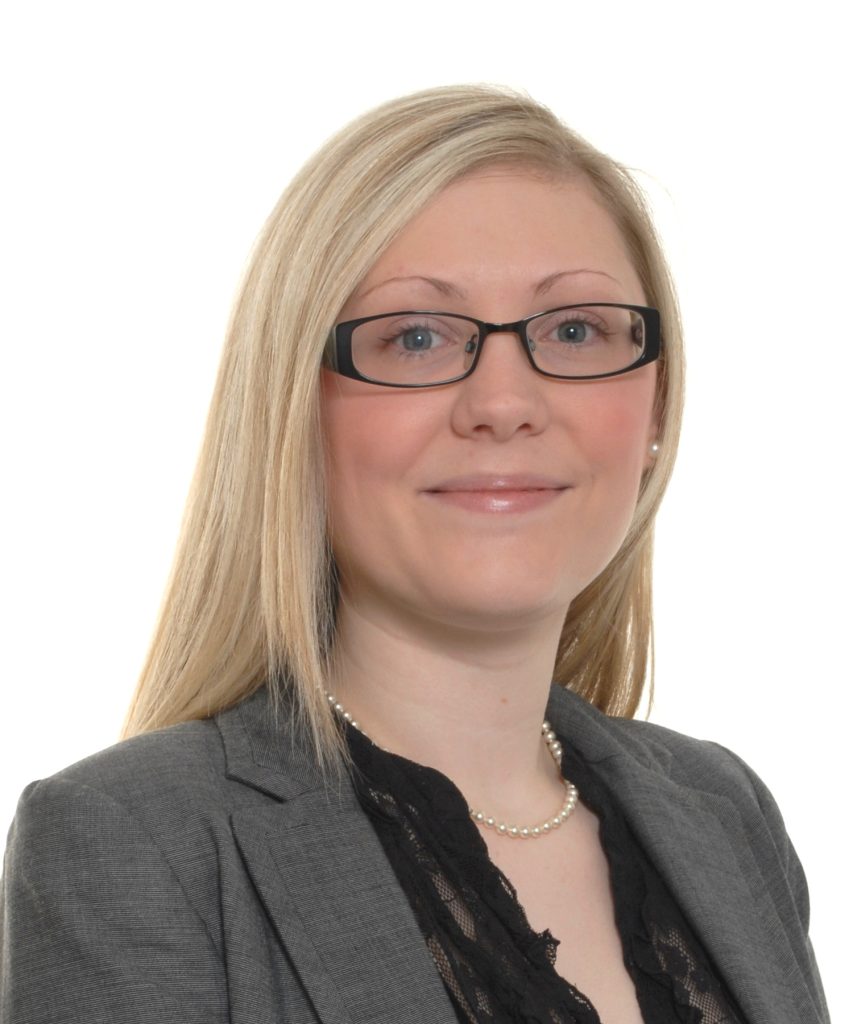 Zoe Perry headshot